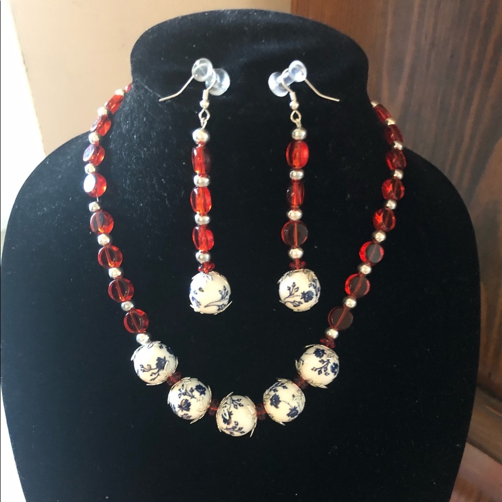 Women’s Necklace & Earrings